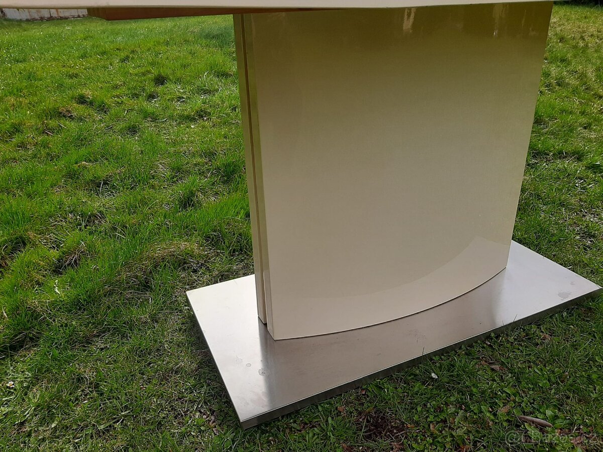 Masivní luxusní stůl - 2