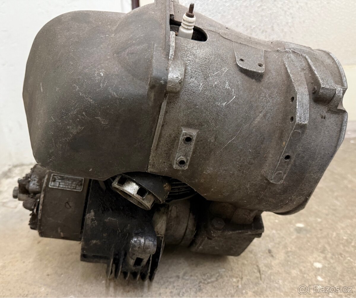 Historický motor IWL Berlin / MZ (německý skútr) - 2
