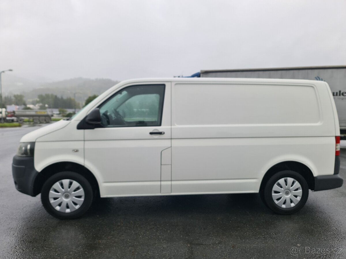 VW TRANSPORTER T5 2.0 TDi 62-KW 3-MÍSTA 129TKM TOP - 2