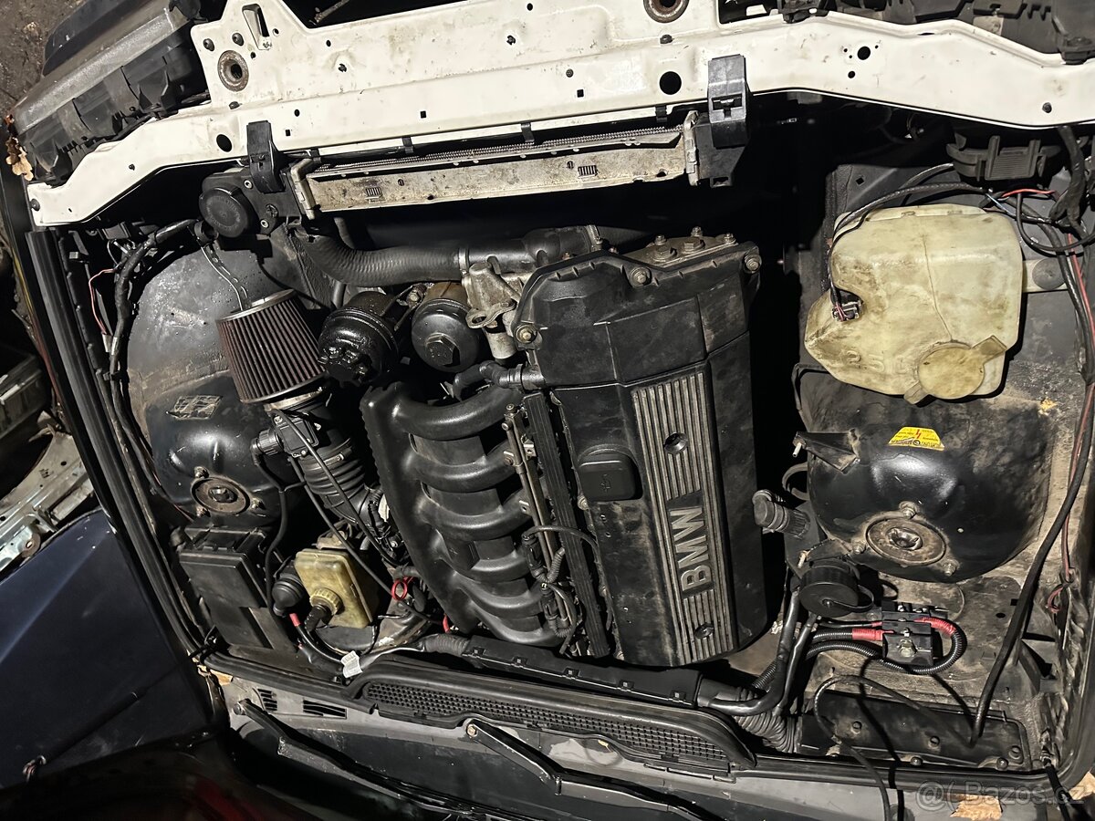 Motor bmw e36 m52b25 - 2