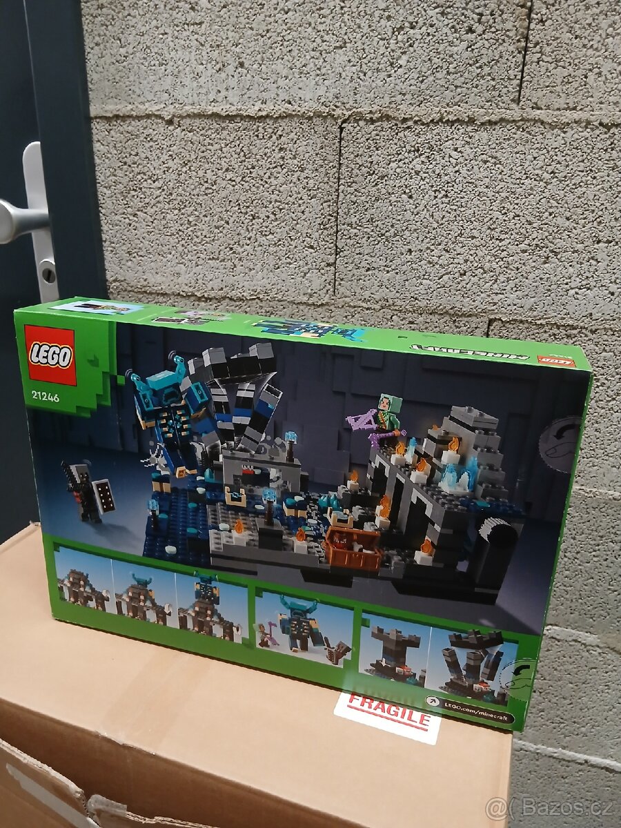 Lego 21246. Bitva v Deep Darku. - 2