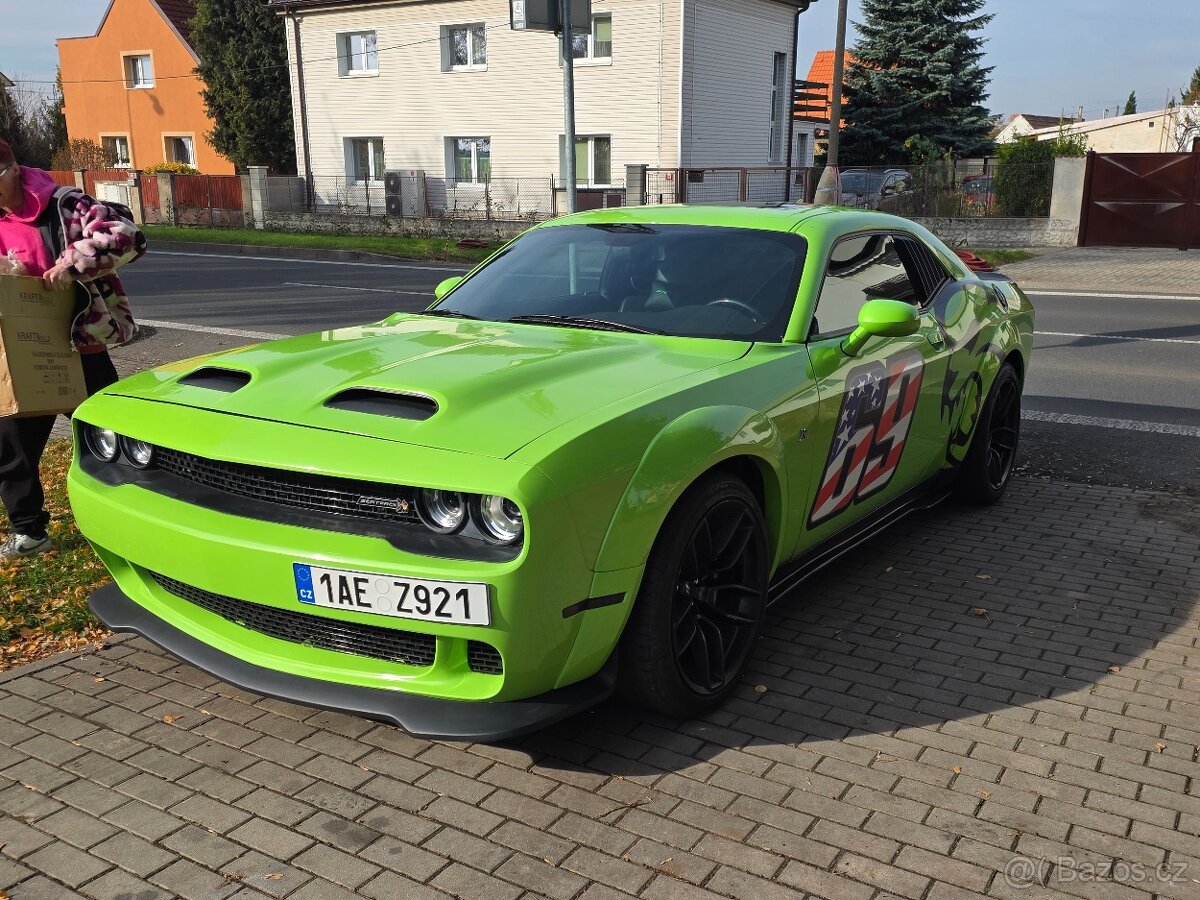 Dodge Challenger SRT 6,4 HEMI scat pack - 2