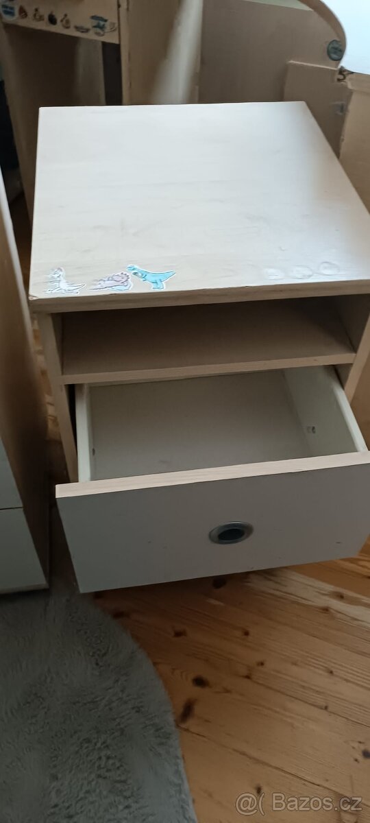 Noční stolek/skříňka - 2