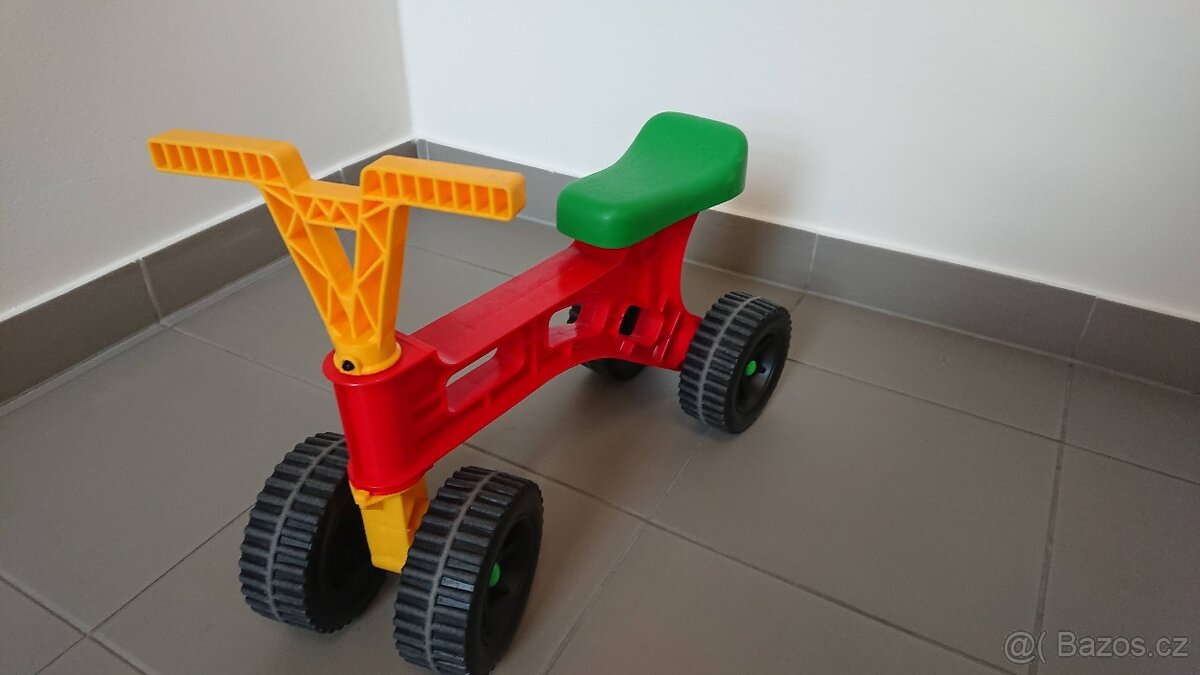 Plastové odrážedlo - 2