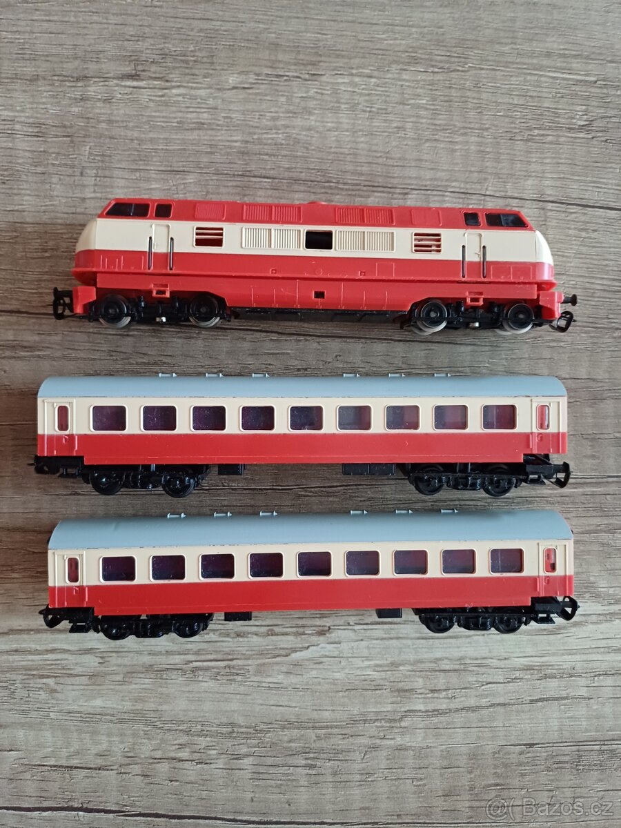 Set s mašinkou V221 139. TT - 2