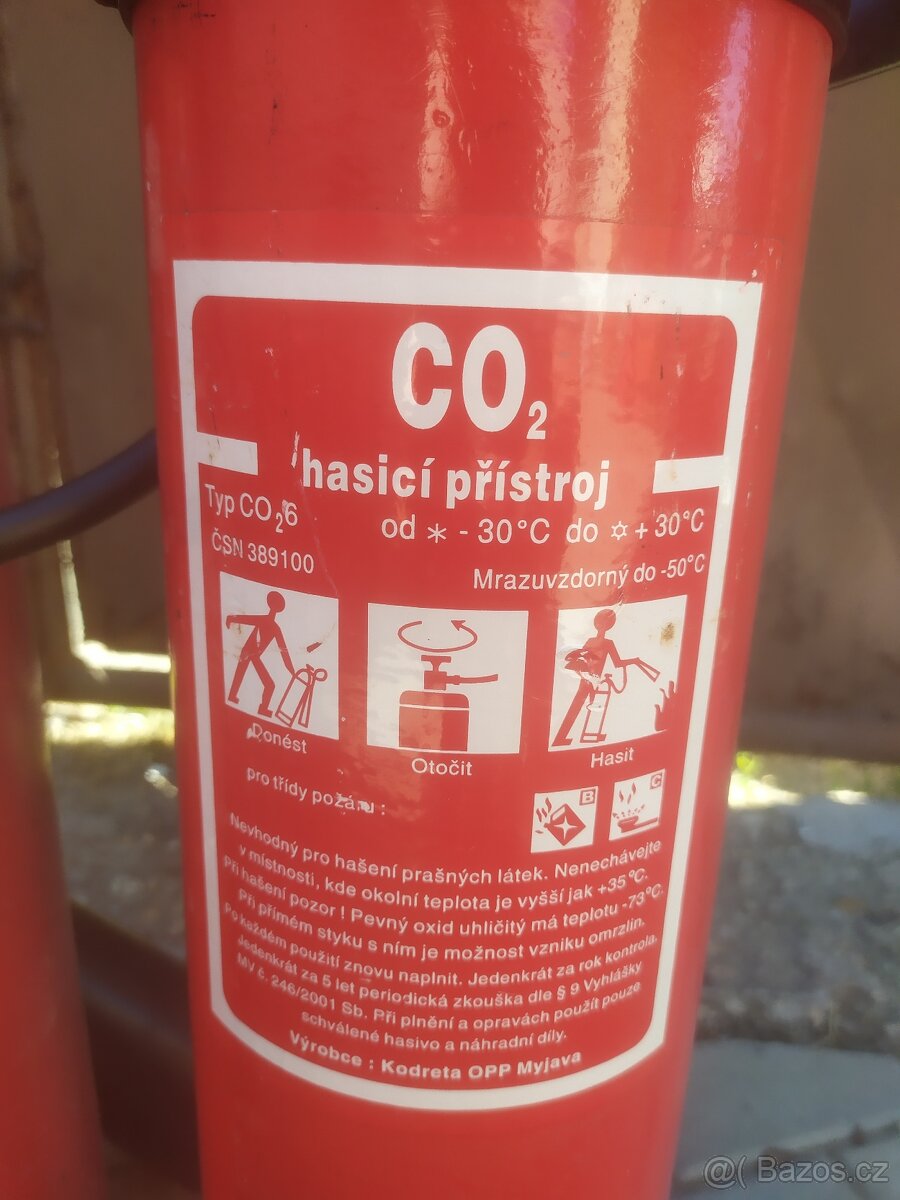 Hasici pristroj CO2, hasicak - 2