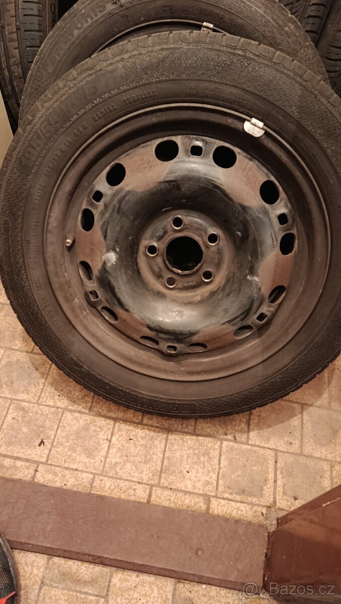 Prodám disky s pneu na Fabii - 2