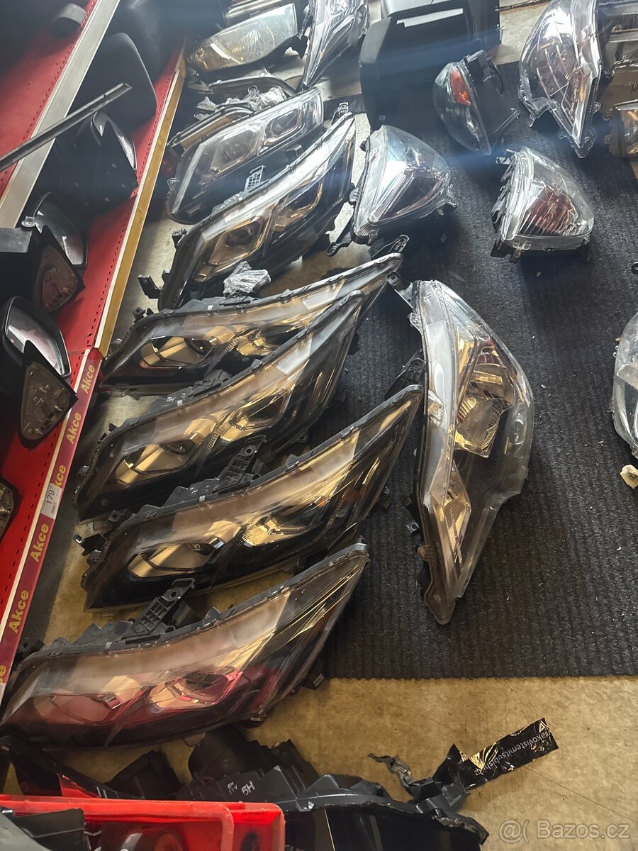 Přední a zadní světla Mitsubishi - 2