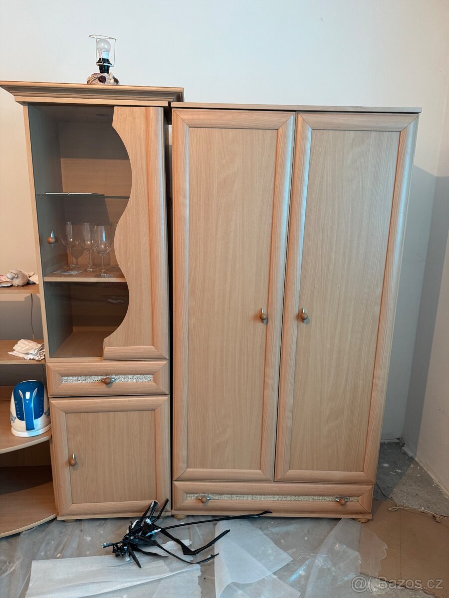 Obývací stěna se skříní - 2