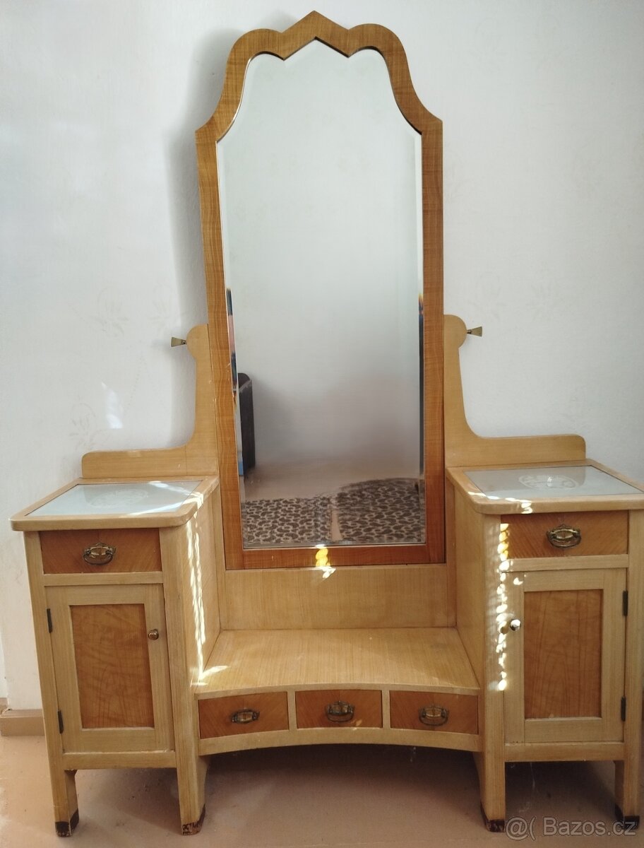 Starožitná ložnicová sestava - 2
