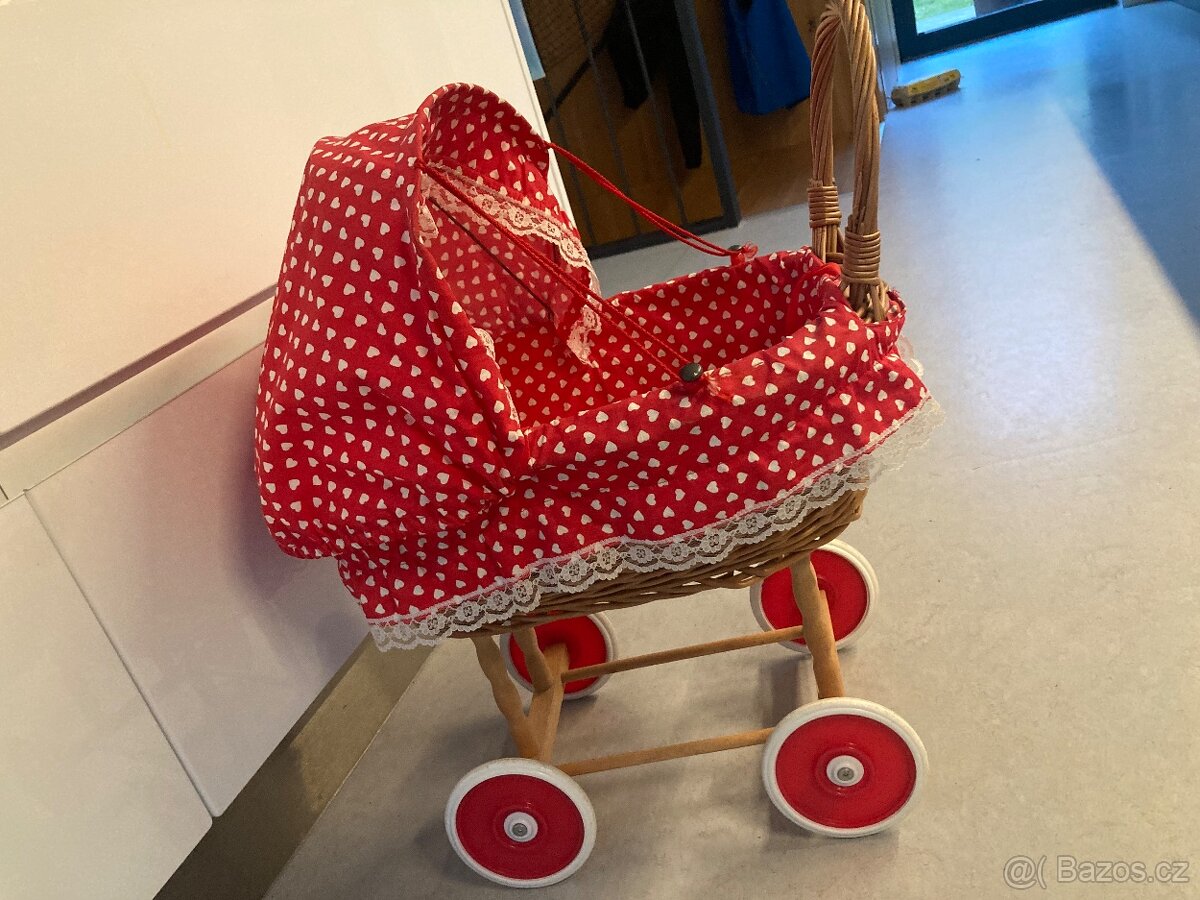 Prouteny kocarek na panenku - 2
