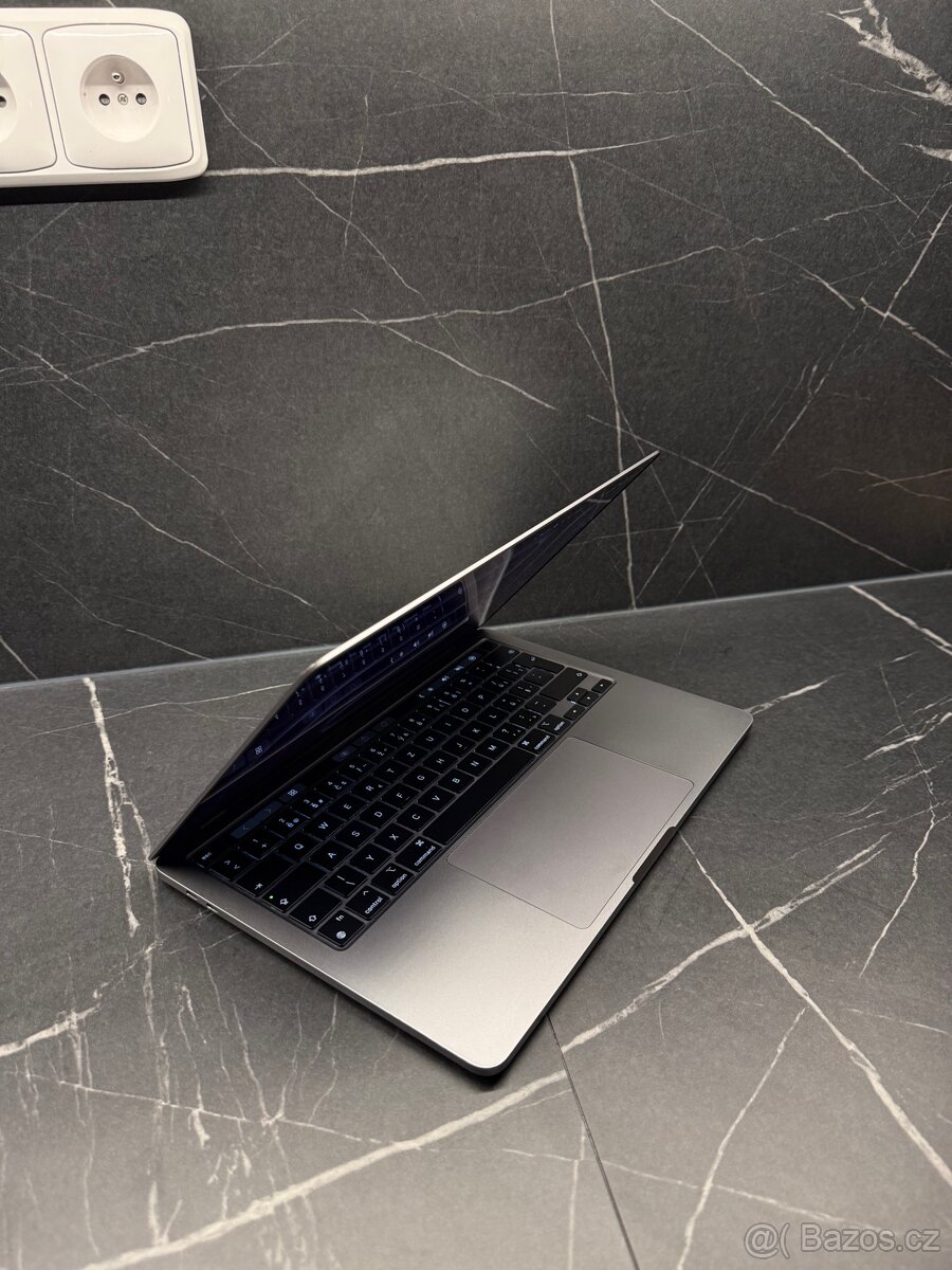 MacBook Pro M2 13" (2022) - 2