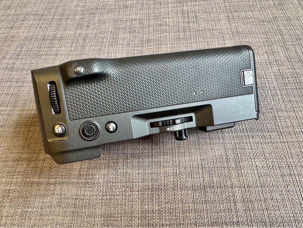 Fuji GFX 100ii Battery Grip + L Plate - 2