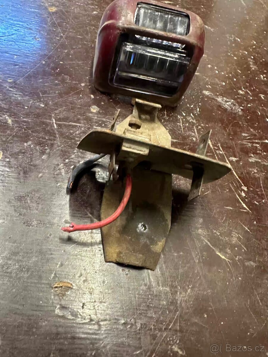 Predám orig. zadní svetlo JAWA 175 250/353 350/354 kývačka - 2