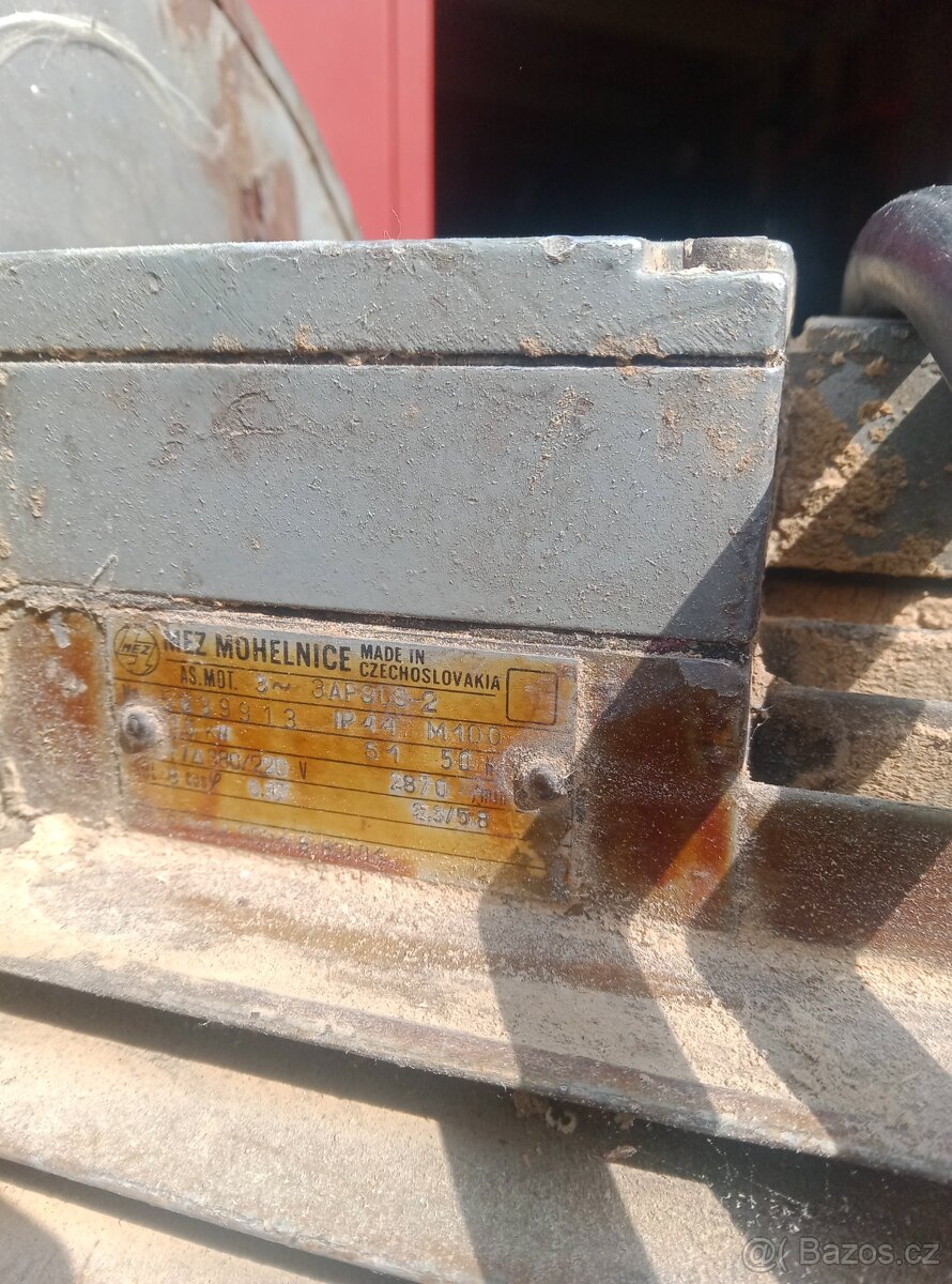 Odsavač pilin a hoblin - 2
