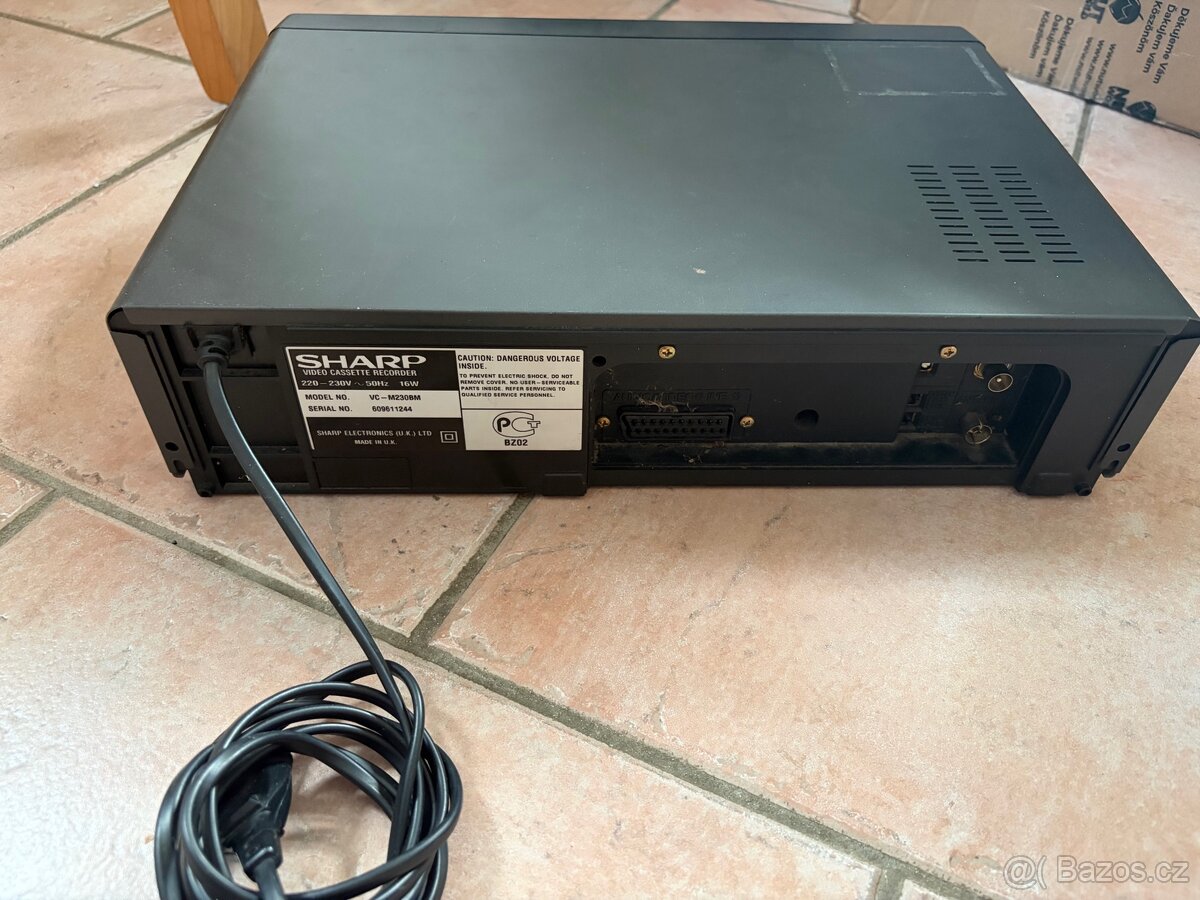 Vhs přehrávač SHARP - 2