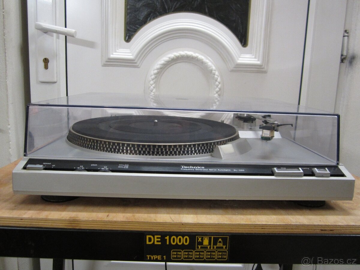 Technics SL-220 - 2