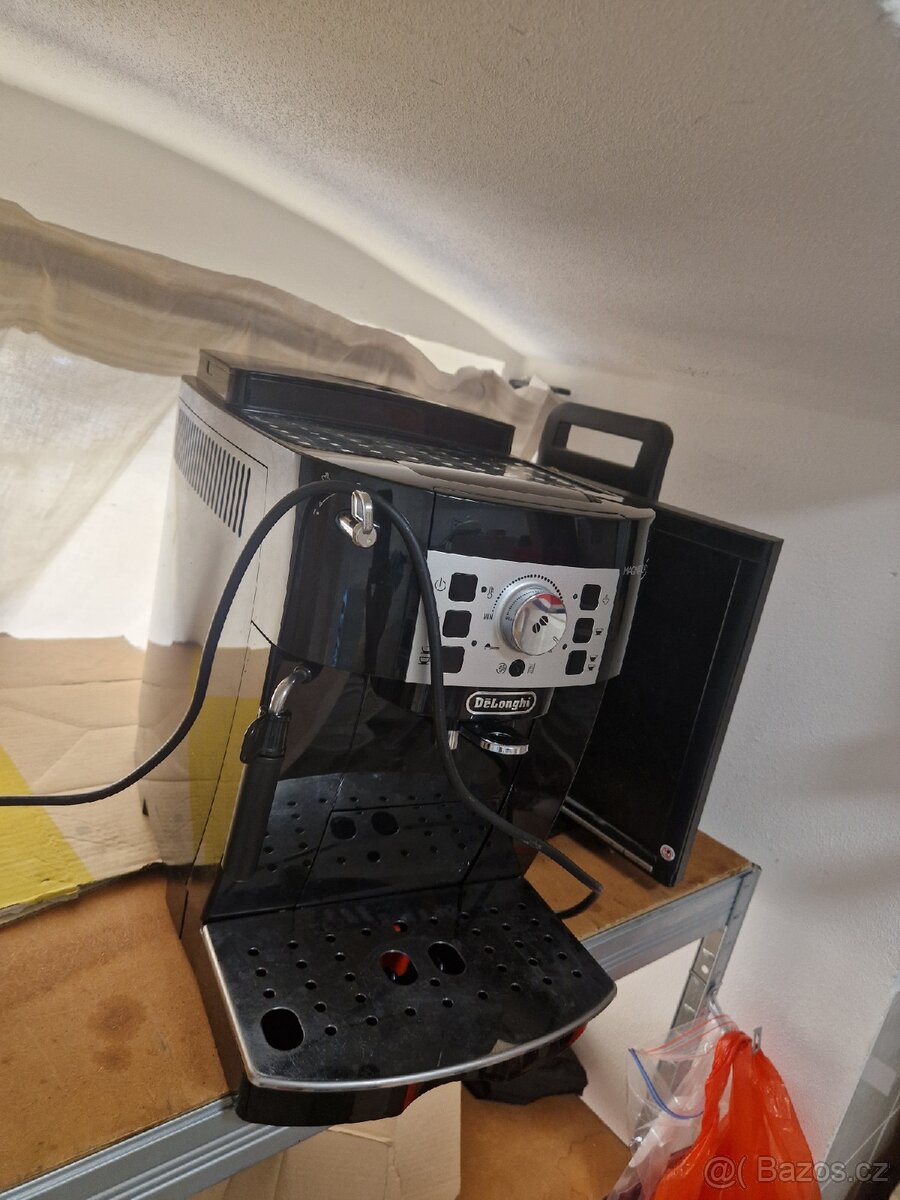 delonghi magnifica compact ecam 22.115. b - 2