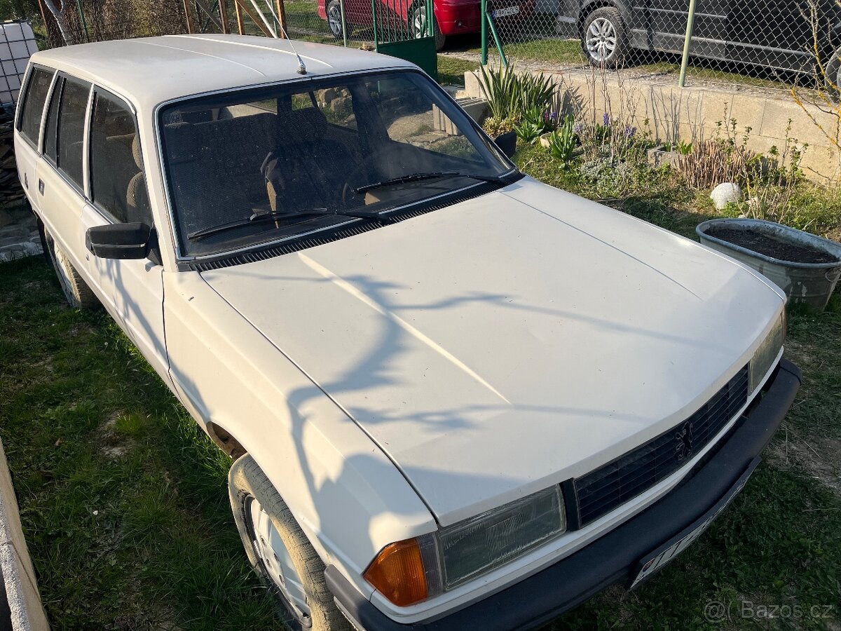 305 Peugeot M581 - 2