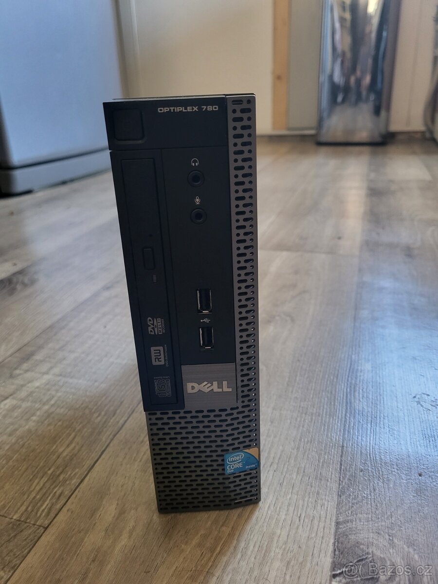 Pocitac DELL 4GB ramm, 500GB HDD, Win 10 - 2