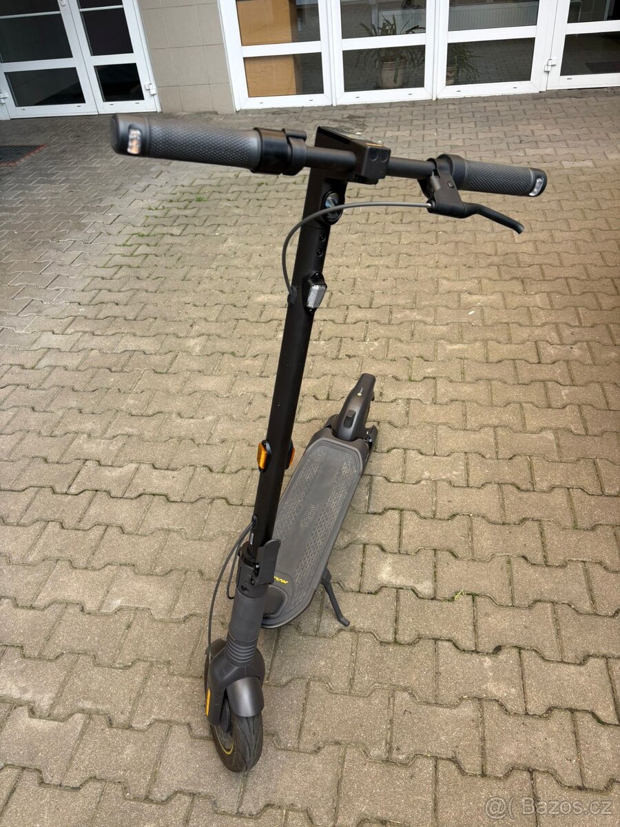 Elektrická koloběžka Segway MAX G2 E - 2
