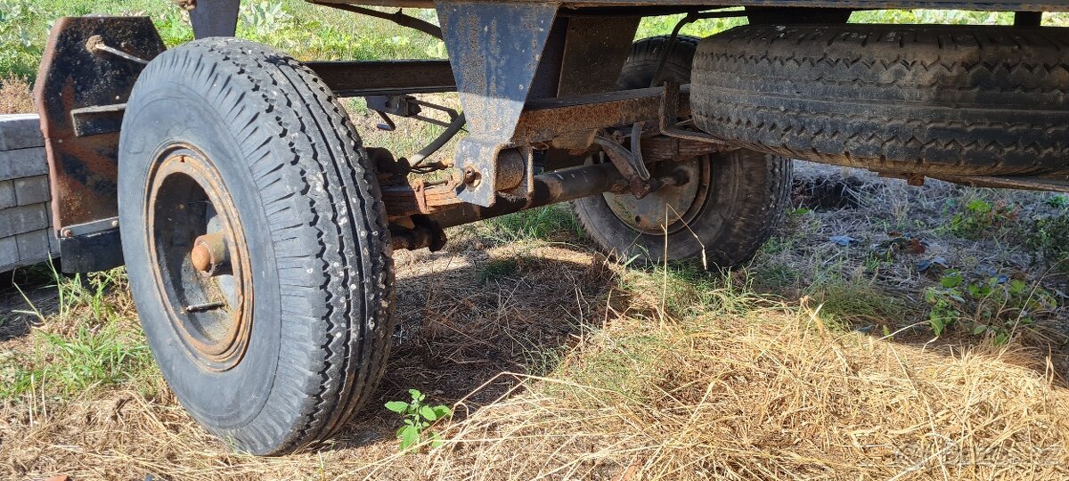 Traktorový přívěs - 2
