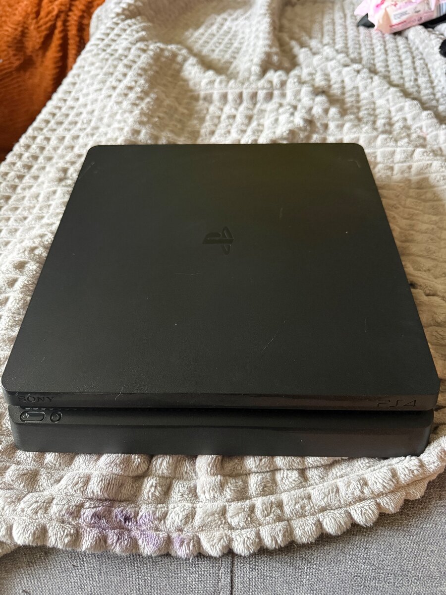 PlayStation 4 - 2