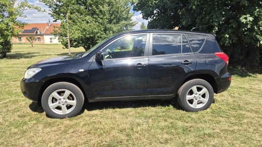 Prodám Toyota Rav4 2.0I 112KW - 4X4 - 2