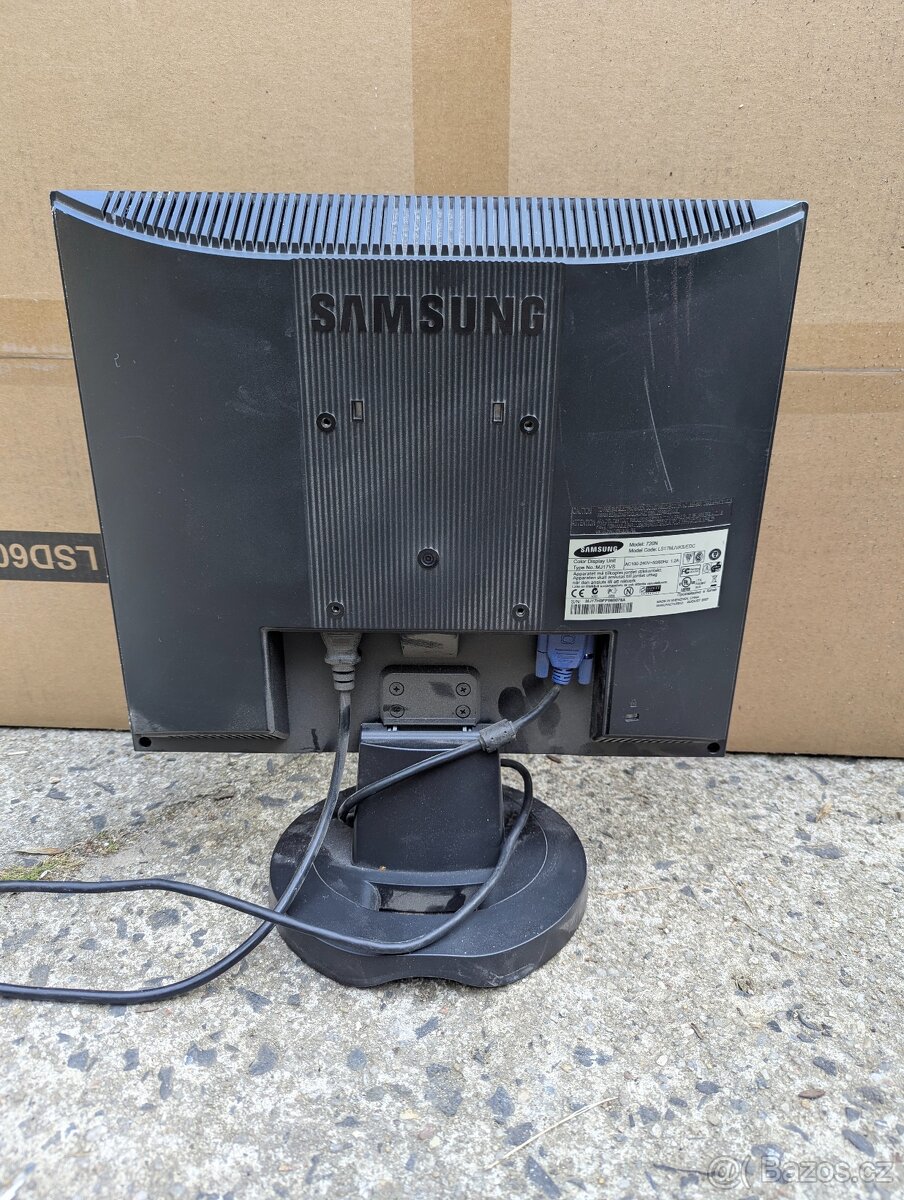 LCD Monitor Samsung SyncMaster 720N (17") - 2