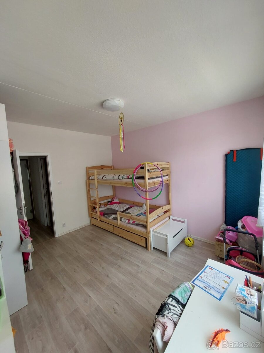 Prostorný byt 4+1 s lodžií- 85m², OV - 2
