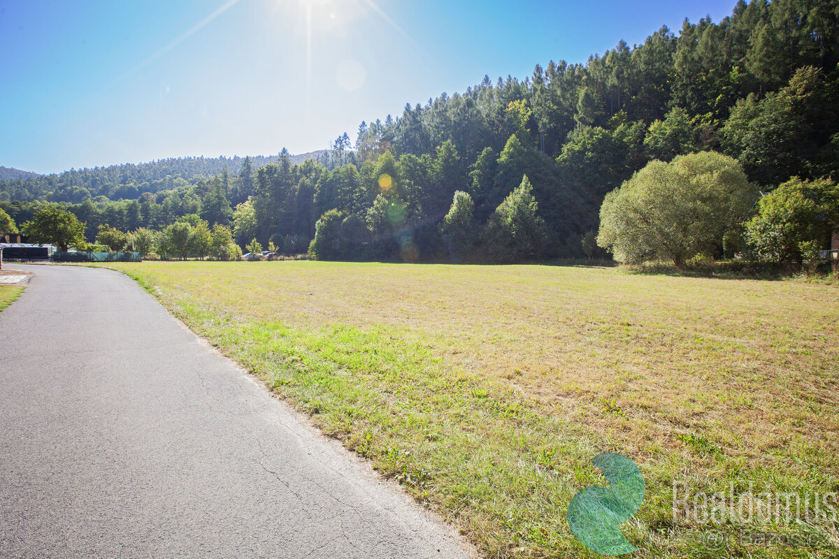 Prodej stavebního pozemku 1 193 m² Lesnice - 2