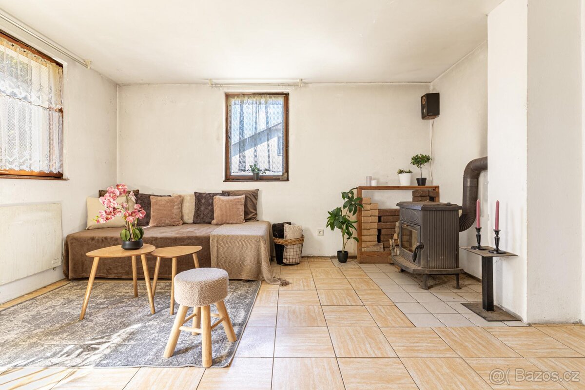 Prodej chaty, 74m2, zahrada 283m2, Velké Popovice - 2