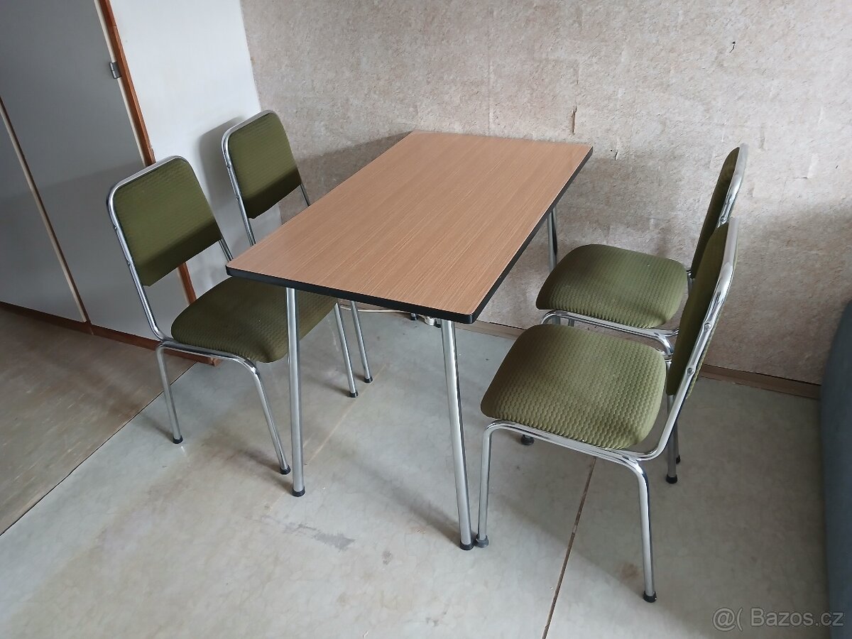 Jídelní stůl + 4 čalouněné židle - 2