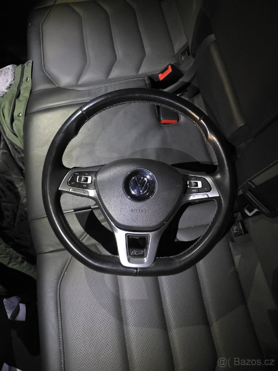 Prodám multifunkční volant vw touareg cr7 r-line + airbag - 2