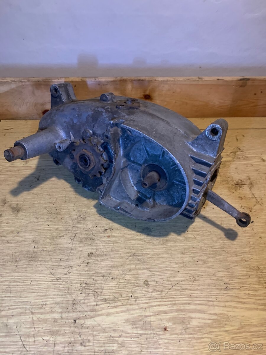 Polomotor Jawa Pionyr 550/555 - 2