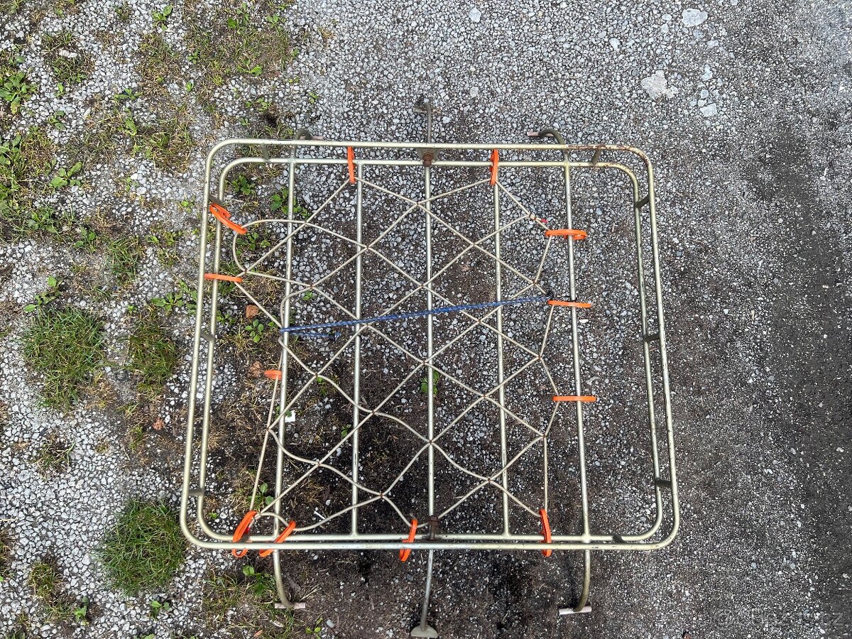 P: Zahrádku na auto - 2