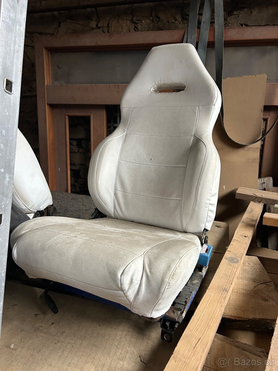 sedačky Suzuki swift gti - 2