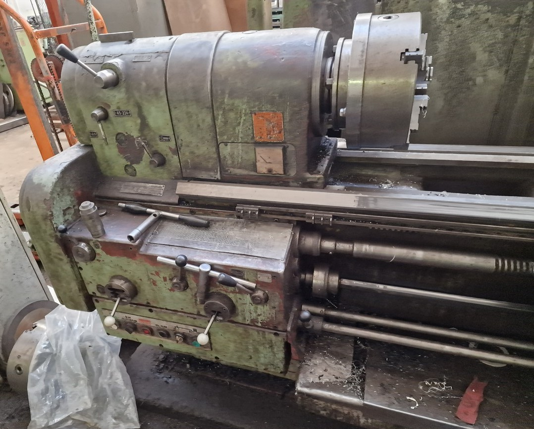 Soustruh hrotový SU 50 / 2000 - 2