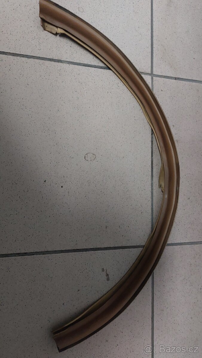 Velorex 560 guma pod plexi - 2