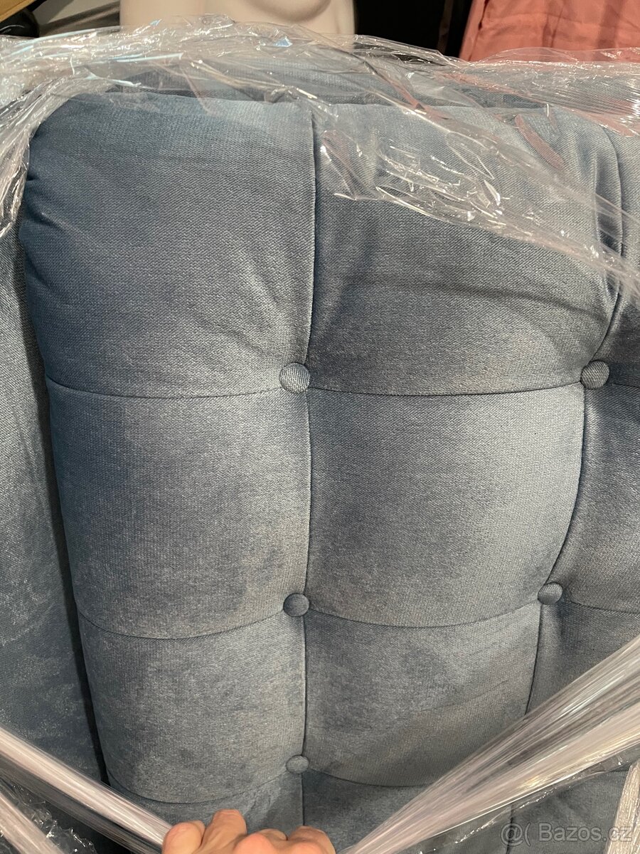 Zánovní modré robustní křeslo - 2