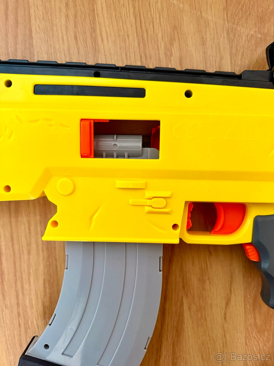 Nerf pistole + doplňky - 2