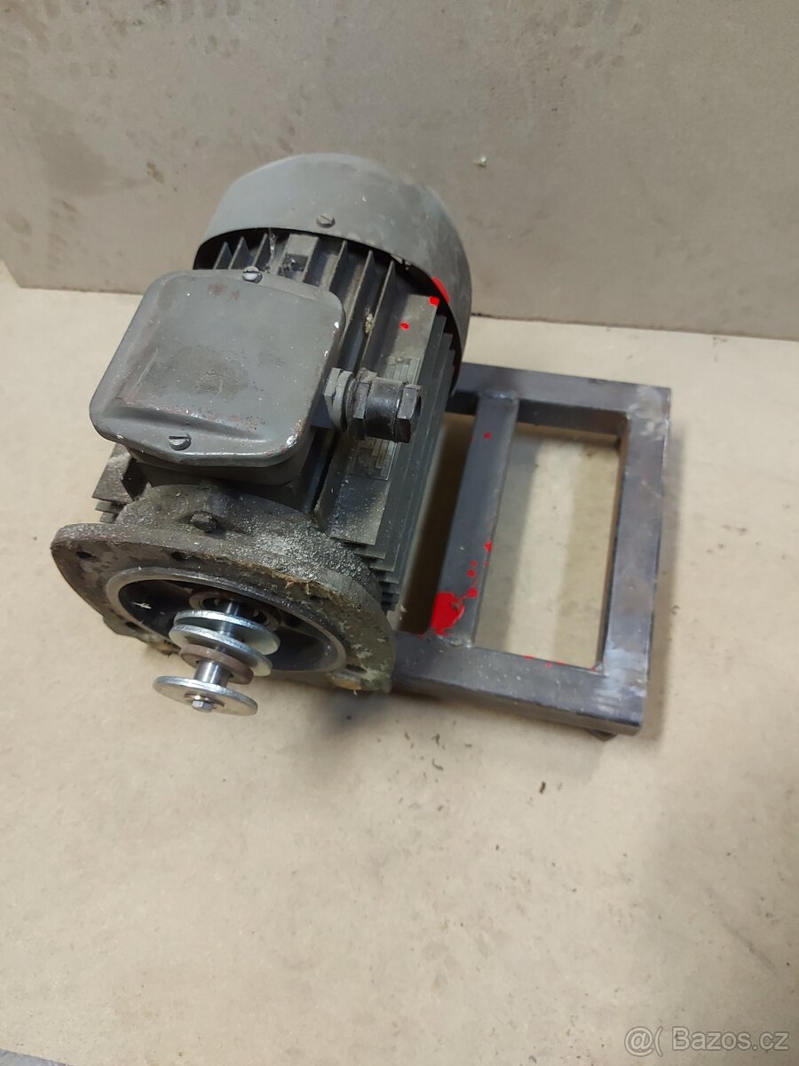 Motor 380v 1.1kw 1390ot. - 2