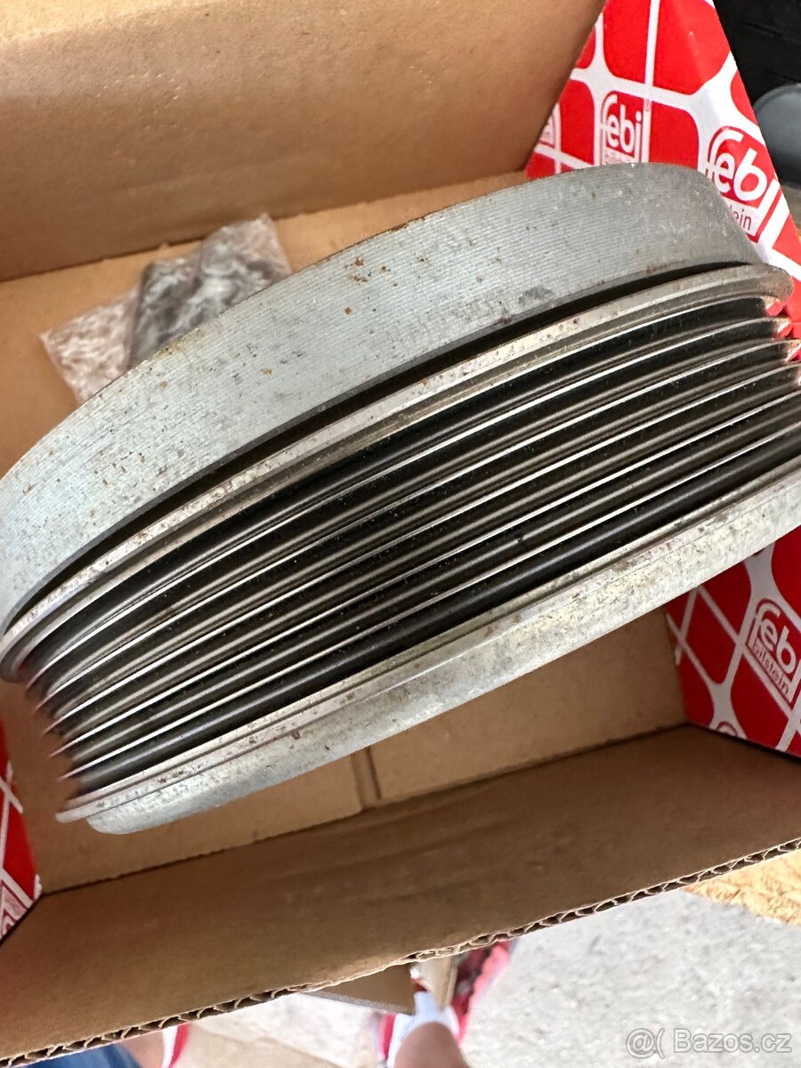 Řemenice BMW g30,g31 rada 3,4 a další - 2