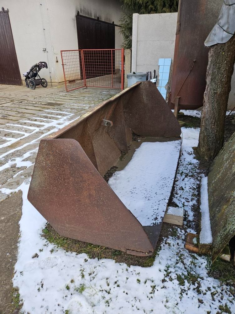 Hydraulický otočný nakladač - 2