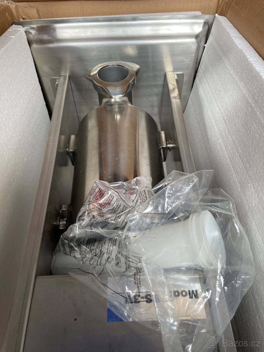 Prodám plničku klobás Typ SS-V3-3L - 2