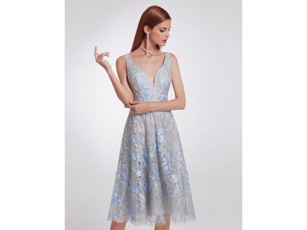 Šaty s výšivkou - 2