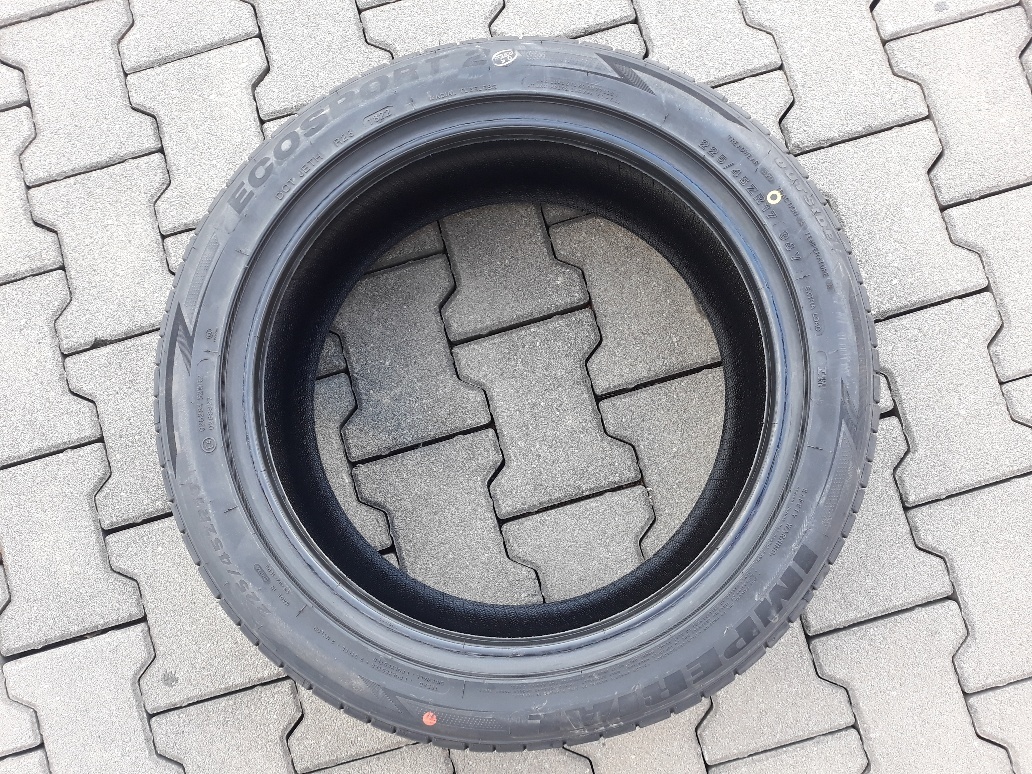 1KS LETNÍ PNEU IMPERIAL - 2