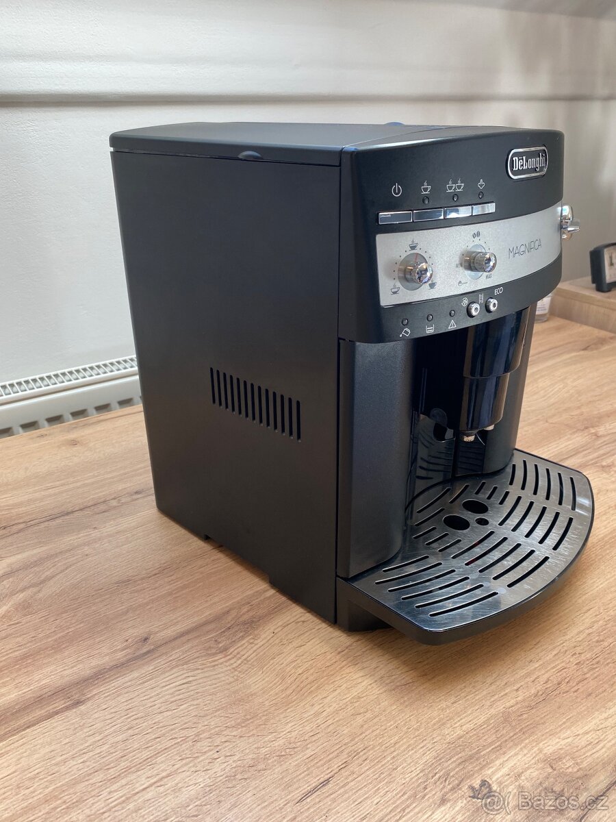 Kávovar Delonghi Magnifica - 2
