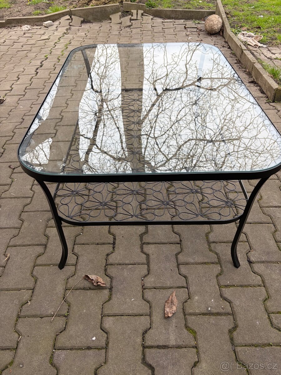 Skleněný konferenční stolek - 2