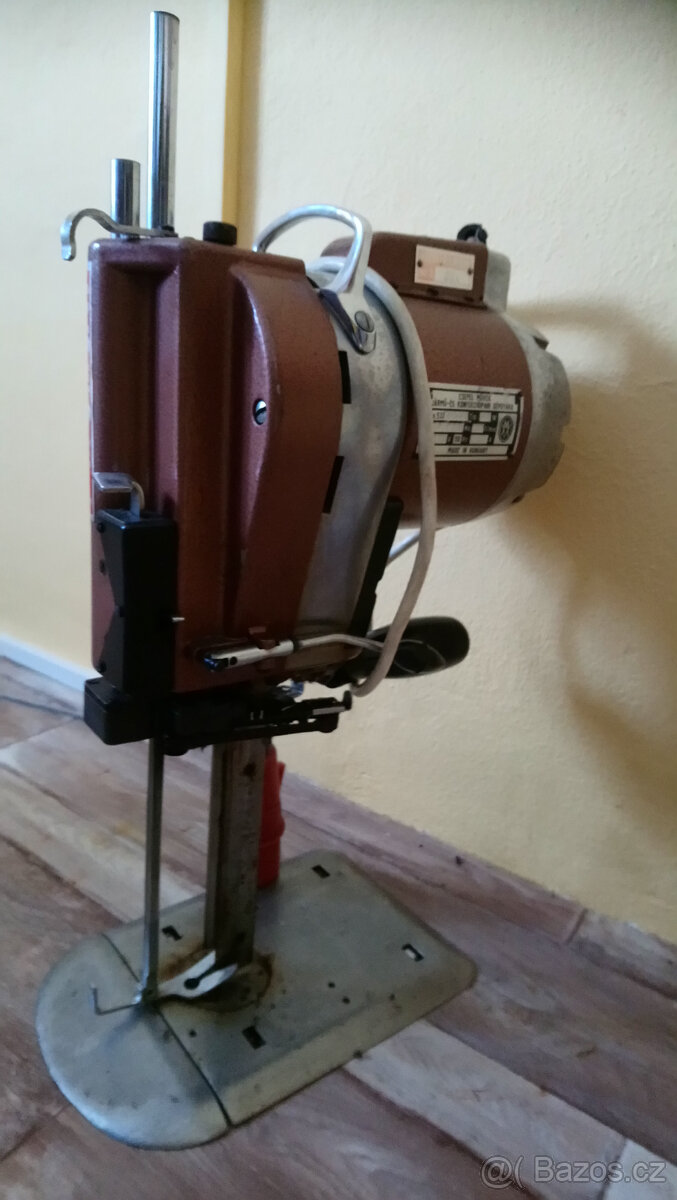 Řezačka na textil - 2